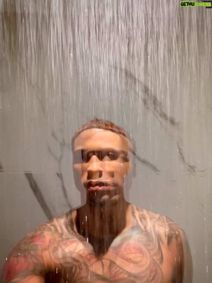 August Alsina Instagram - Tap in to Encinawellness.com for all skin care needs to add in w/ your shower time 🤞🏽❤️🩹