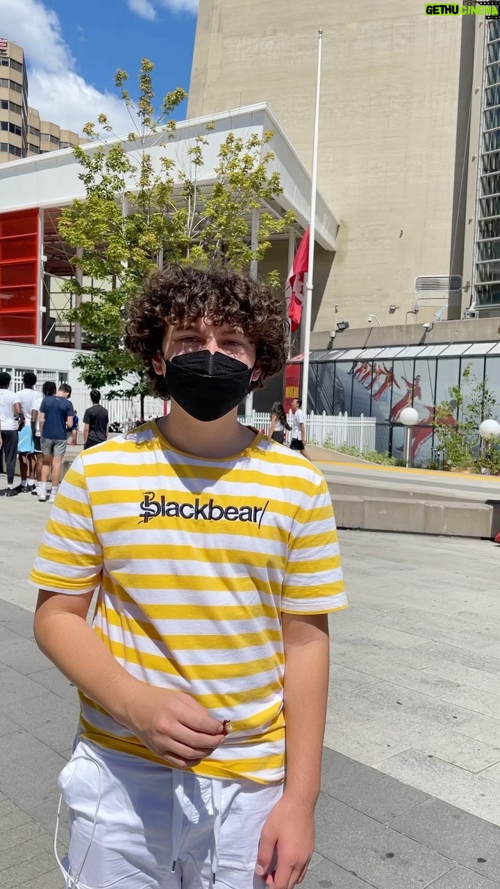 August Maturo Instagram - I had NO IDEA Toronto was so beautiful! 🤯 🤩 CN Tower, Toronto
