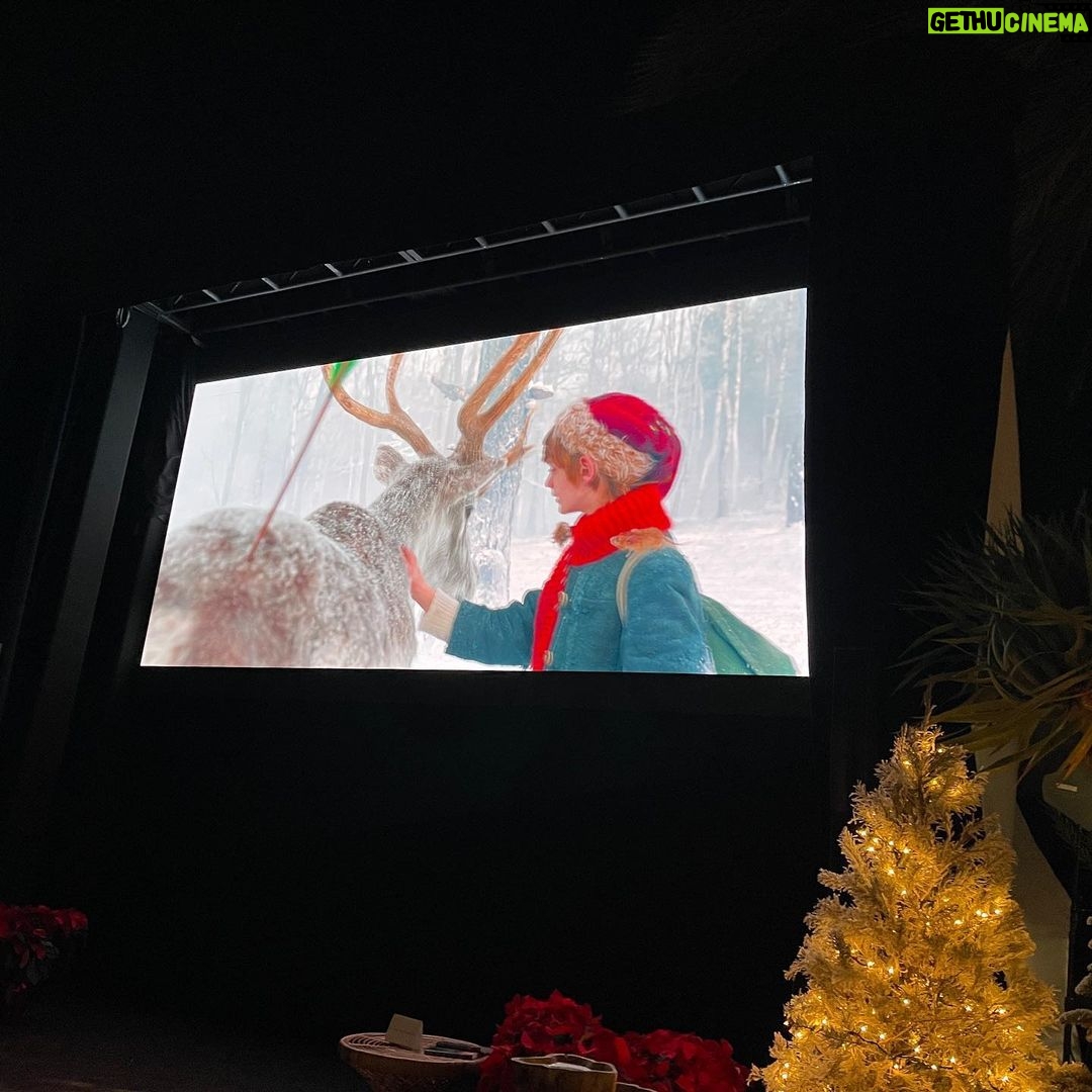 August Maturo Instagram - 🎅🏼 WOW! @netflix + @instagram know how to PARTY! Thank you for having us tonight at #herefortheholidays we had a BLAST PS everyone be sure to watch @aboycalledchristmas it really gets you in the holiday spirit 🎄 great movie!