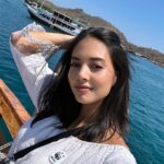 Aurélie Moeremans Instagram - Hi, aku Mona. Aku Aurélie, tapi aku juga dikenal sebagai MoNa. Members of nature. Dan kamu tau gak, aku gak sendirian! Aku adalah satu dari #10ribupahlawanBumi yang mungkin gak selalu terlihat. Setuju kan, kalau aku bilang keindahan alam di Indonesia luar biasa? Bersama @wwf_id , kami bergandengan tangan dalam melestarkan seluruh Isinya. Kami berusaha untuk menciptakan Indonesia yang lebih baik, lebih hijau, dan lebih berkelanjutan. Mimpi kami? Tumbuh dari 10,000 pahlawan samlai menjadi jutaan dari seluruh Indonesia. Tidak peduli darimana asalmu, apa yang kamu lakukan, atau berapa umurmu. Alam tidak membeda-bedakan, dan begitu pula kami. Saya adalah MoNa. Apakah kamu siap menjadi MoNa?