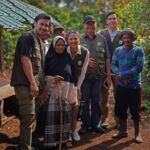 Aurélie Moeremans Instagram - #berbagiruang antara gajah dan manusia adalah kunci untuk mencegah konflik. Melalui langkah-langkah proaktif, kita dapat mencari solusi dan memitigasi konflik yang mungkin timbul. Dengan memberdayakan masyarakat setempat dan melibatkan mereka dalam upaya konservasi, kita dapat menciptakan pemahaman yang lebih baik tentang kebutuhan gajah dan bagaimana kita dapat hidup berdampingan dengan mereka secara harmonis. Melalui pendidikan, pemantauan, dan upaya perlindungan habitat yang berkelanjutan, kita dapat memastikan bahwa gajah dan manusia dapat berbagi ruang tanpa merusak satu sama lain. Bersama-sama, kita dapat menciptakan lingkungan yang aman dan berkelanjutan bagi semua makhluk. 🐘💚 #BerbagiRuang #KonservasiGajah