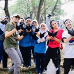 Aurélie Moeremans Instagram - Today was fun! 💕 Clean up area depan sekolah SMPN 195 Jakarta Timur bersama teman-teman! Untuk memperingati hari @worldcleanupdayindonesia yang akan diadakan tanggal 16 september nanti, WCD mengadakan Clean Up setiap hari dari tanggal 1 sampai tanggal 30 september nanti! Check their IG! 📸 @wandagraphy