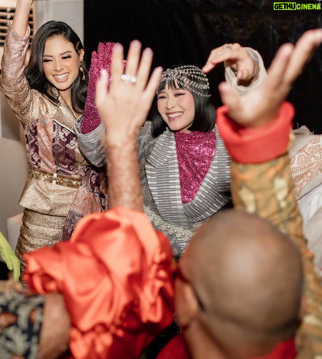 Aurélie Moeremans Instagram - Ikut eneng dangdutan yuk? #KTTASEAN