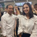 Aurélie Moeremans Instagram - Naik LRT sama pak @jokowi dan teman-teman lainnya ♥️ Enak banget loh, smooth dan nyaman banget! Semoga kalian semua bisa segera nyobain juga dan pada jatuh cinta juga ya dengan LRT ini 🥰