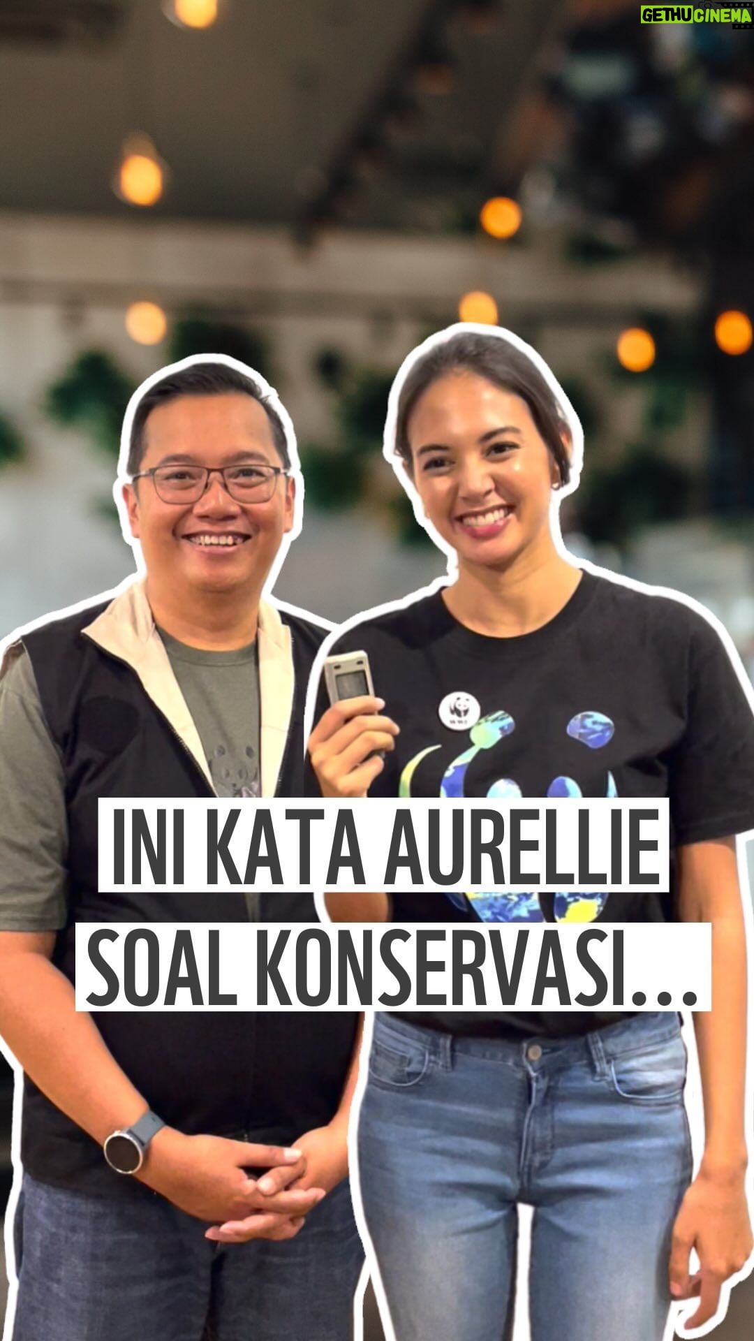 Aurélie Moeremans Instagram - Aurelie jadi bintang tamu NGONSER di WWF-Indonesia💚 Pada Jumat, 9 Juni lalu, Aurel datang di acara NGONSER (Ngopi Konservasi) bincang santai gaya hidup ramah lingkungan, yang bertempat di @pandahouse_wwfid , Gd Graha Simatupang, Jakarta. Terus sempet juga ngobrol dengan Mas CEO WWF-Indonesia Aditya Bayunanda nih. Terima kasih sudah menjadi tamu di acara ini dan bagian dalam perjuangan WWF-Indonesia untuk terus memulihkan alam kita. Sobat, mari dukung Aurel untuk terus menyuarakan pentingnya menjaga lingkungan💙🌱 #NatureMatters #Connect2Earth #TogetherPossible #Konservasi #Indonesia #Sustainability Panda House by WWF Indonesia