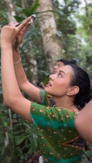 Aurélie Moeremans Instagram - Burung, burung apa yang galau? 🦅