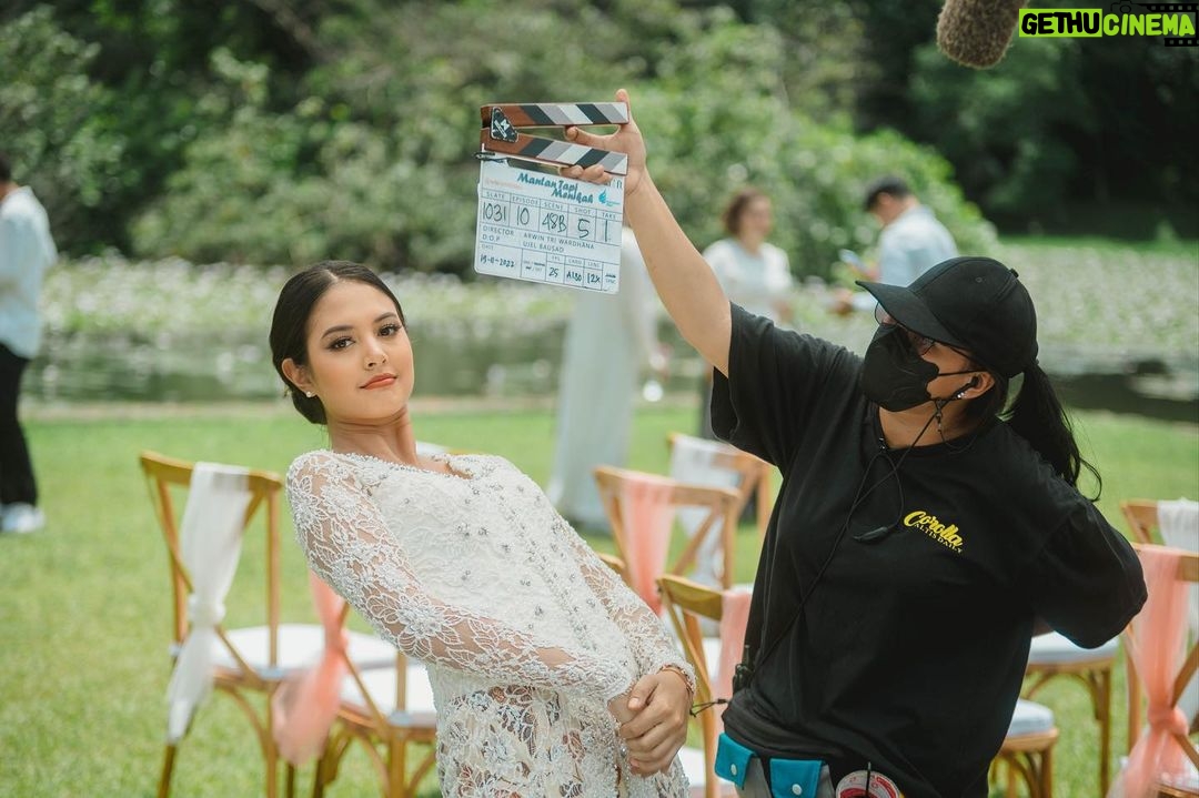 Aurélie Moeremans Instagram - Ana terkadang pecicilan di set.. Slide terakhir bonus buat yang kangen Ana-Saka 🥹