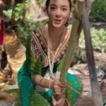 Aurélie Moeremans Instagram - Sudah cocok jadi ibu-ibu Papua 😂 Gak salah gabung jadi MONA nih! ❤️ thanks for the experience @wwf_id 🐼