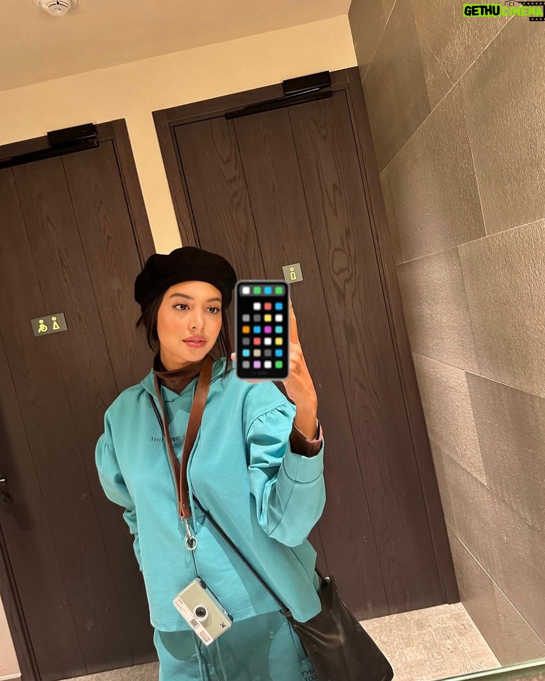 Aurélie Moeremans Instagram - 🥺 belum mau pulang @harlanholden.coffee #HarlanCoffee #becausehazelnut