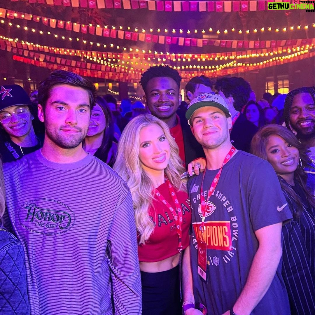 Austin North Instagram - Super Bowl LVII 🏈 Thank you @toddgraves for the hospitality 👊 @raisingcanes