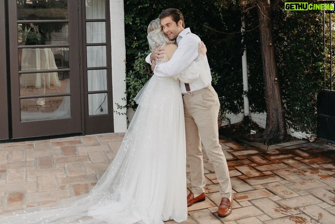 Austin North Instagram - Such a special day. I love you so much @lorennorth YOU’RE MARRIED???!?!?