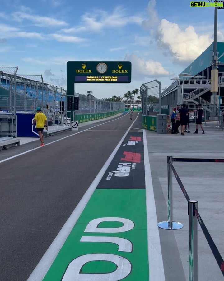 Austin North Instagram - Had an incredible time at F1 Miami. Thanks for having me @heineken_us 🤙 #HeinekenF1 #HeinekenPartner