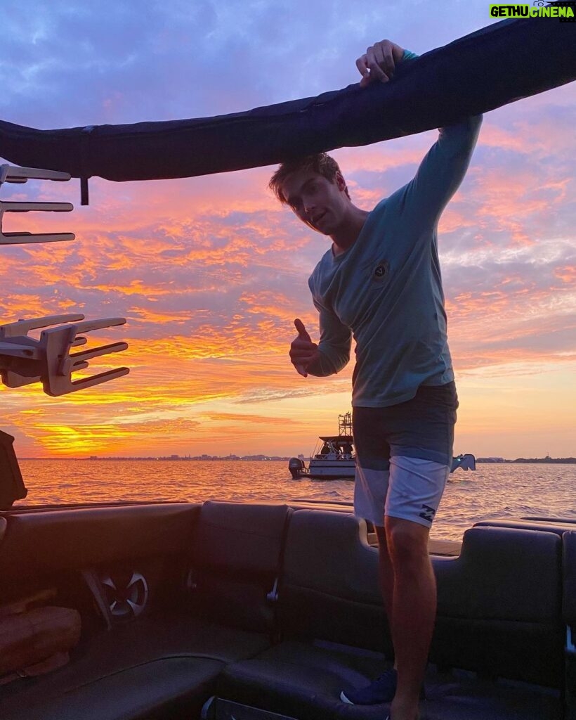 Austin North Instagram - hi i am boat guy