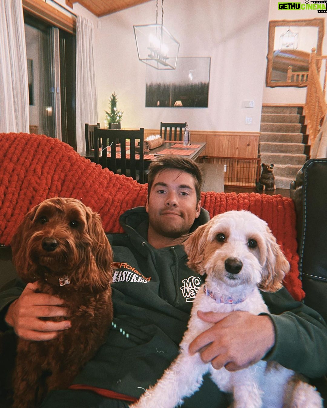 Austin North Instagram - Merry Christmas from the kids & me.