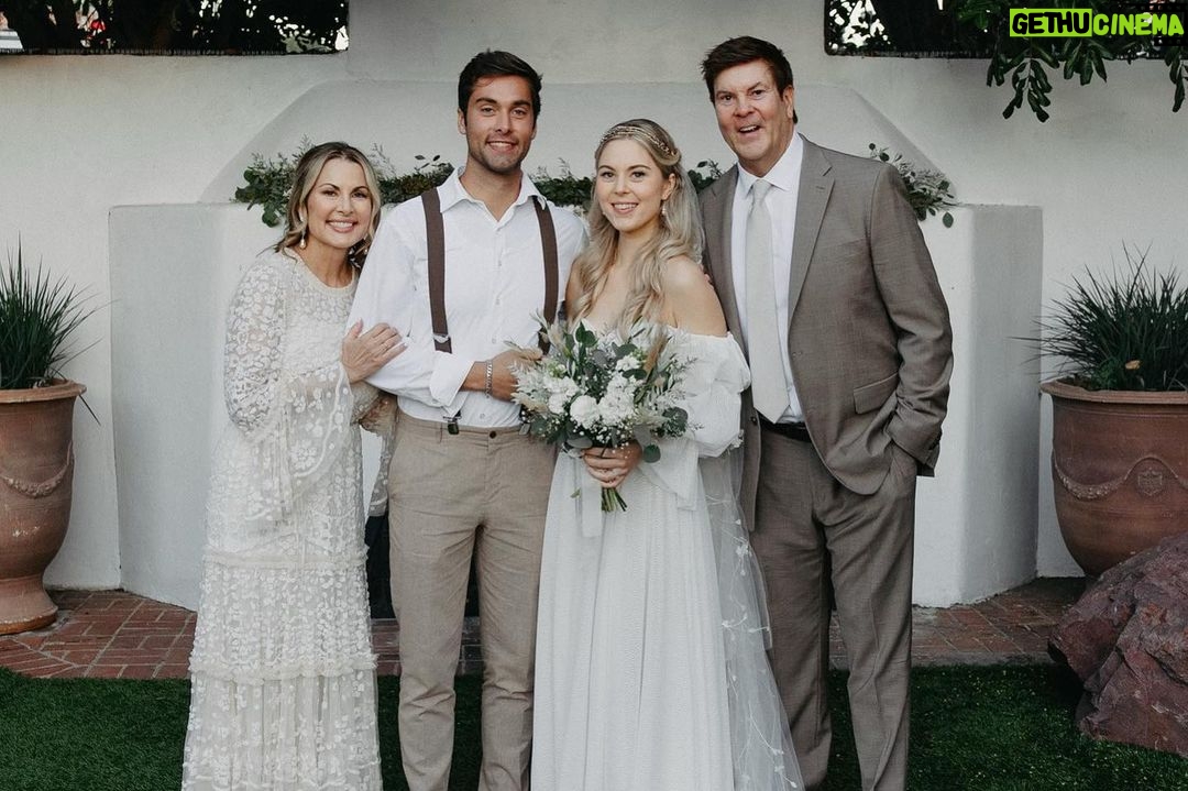Austin North Instagram - Such a special day. I love you so much @lorennorth YOU’RE MARRIED???!?!?