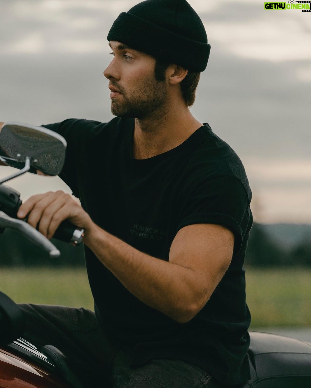 Austin North Instagram - Embracing the spirit of freedom with the latest drop from On The Roam x Harley-Davidson by @HDcollections 🏍️👖#HarleyPartner #HDCollections @prideofgypsies @on_the_roam