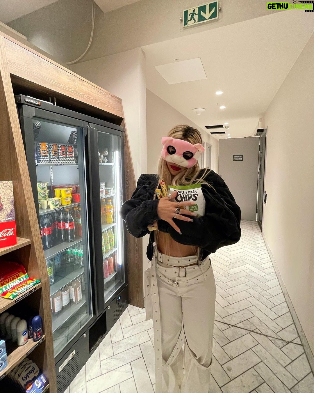 Ava Max Instagram - The snacks in Norway are lit, also sorry not sorry for bringing you on stage @tixmusic 😅