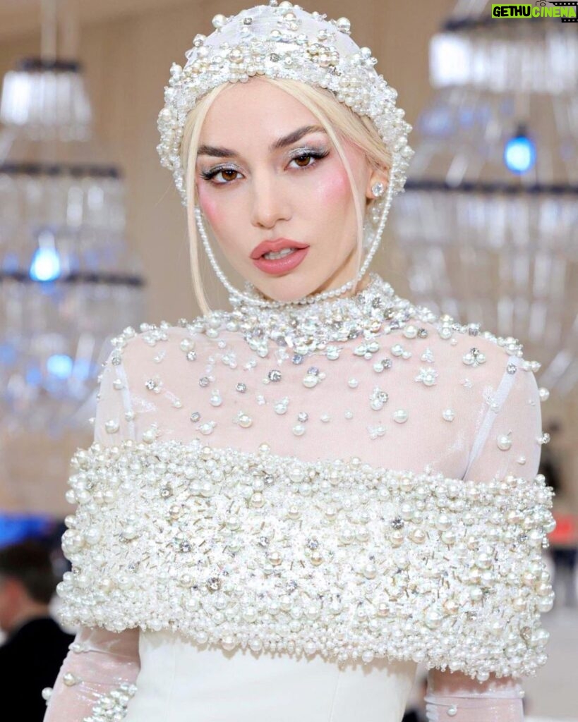 Ava Max Instagram - 💎 Turning tears to diamonds… (and pearls) 💎 Metropolitan Museum of Art