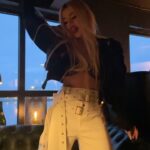 Ava Max Instagram – The snacks in Norway are lit, also sorry not sorry for bringing you on stage @tixmusic 😅