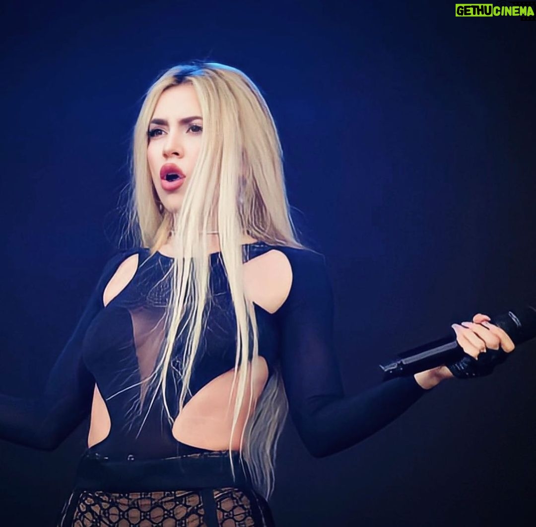 Ava Max Instagram - ❤︎︎ Still not over you Lolla Paris ❤︎︎ Paris, France