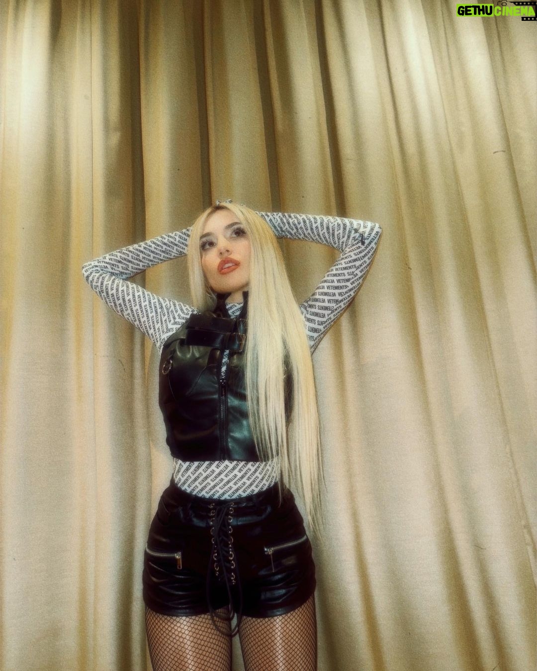Ava Max Instagram - Geneva Geneva Geneva 🖤 Geneva, Switzerland