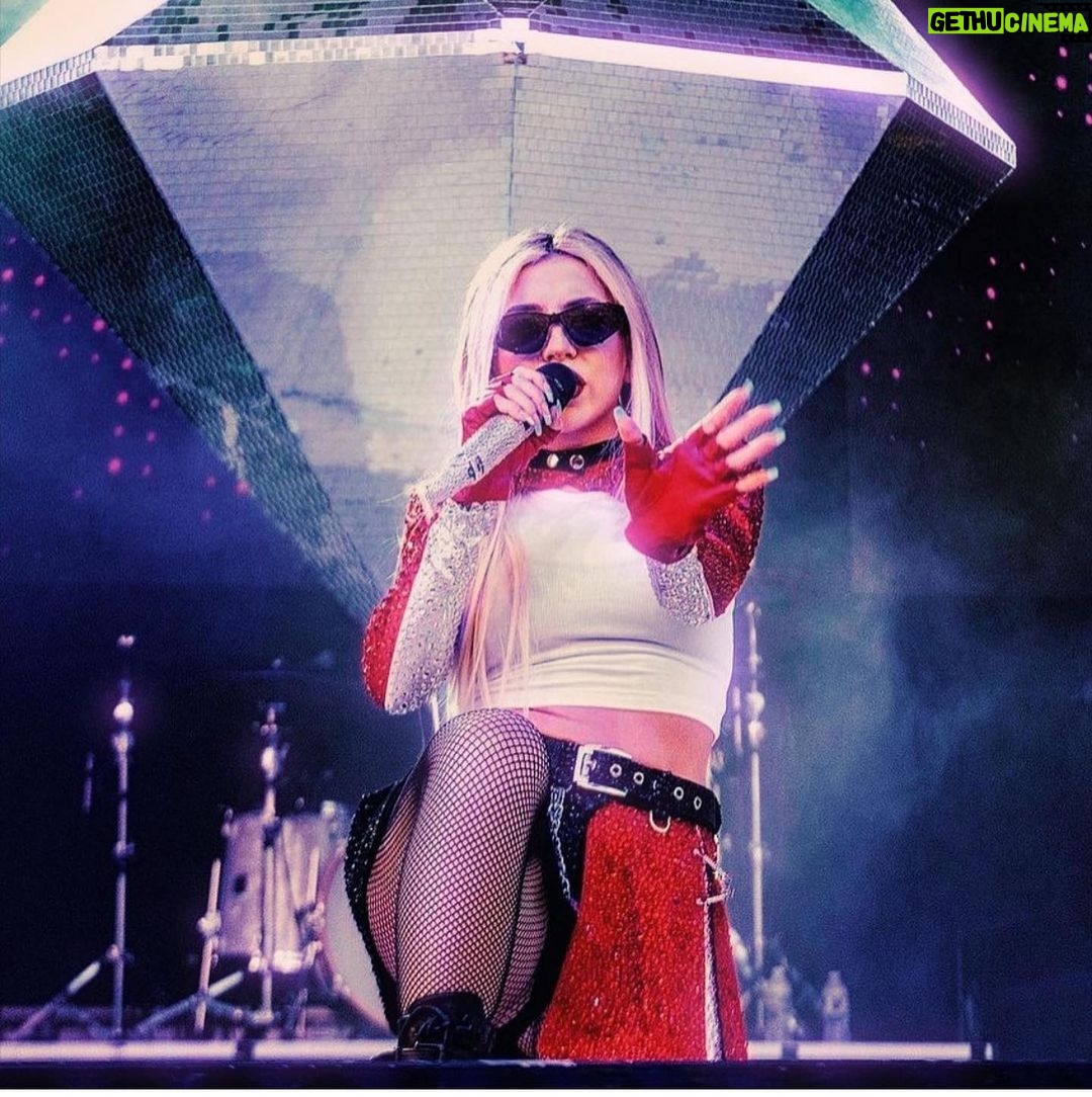 Ava Max Instagram - We kicked off the fourth show in Philly with some good ol’ fashion seasonal allergies!! Wooooooo 🍭💎💙 ( on a serious note y’all were wild Philly… & theirs maybe another pic in their from pride in Pittsburgh cuz I still can’t get over you) Philadelphia, Pennsylvania