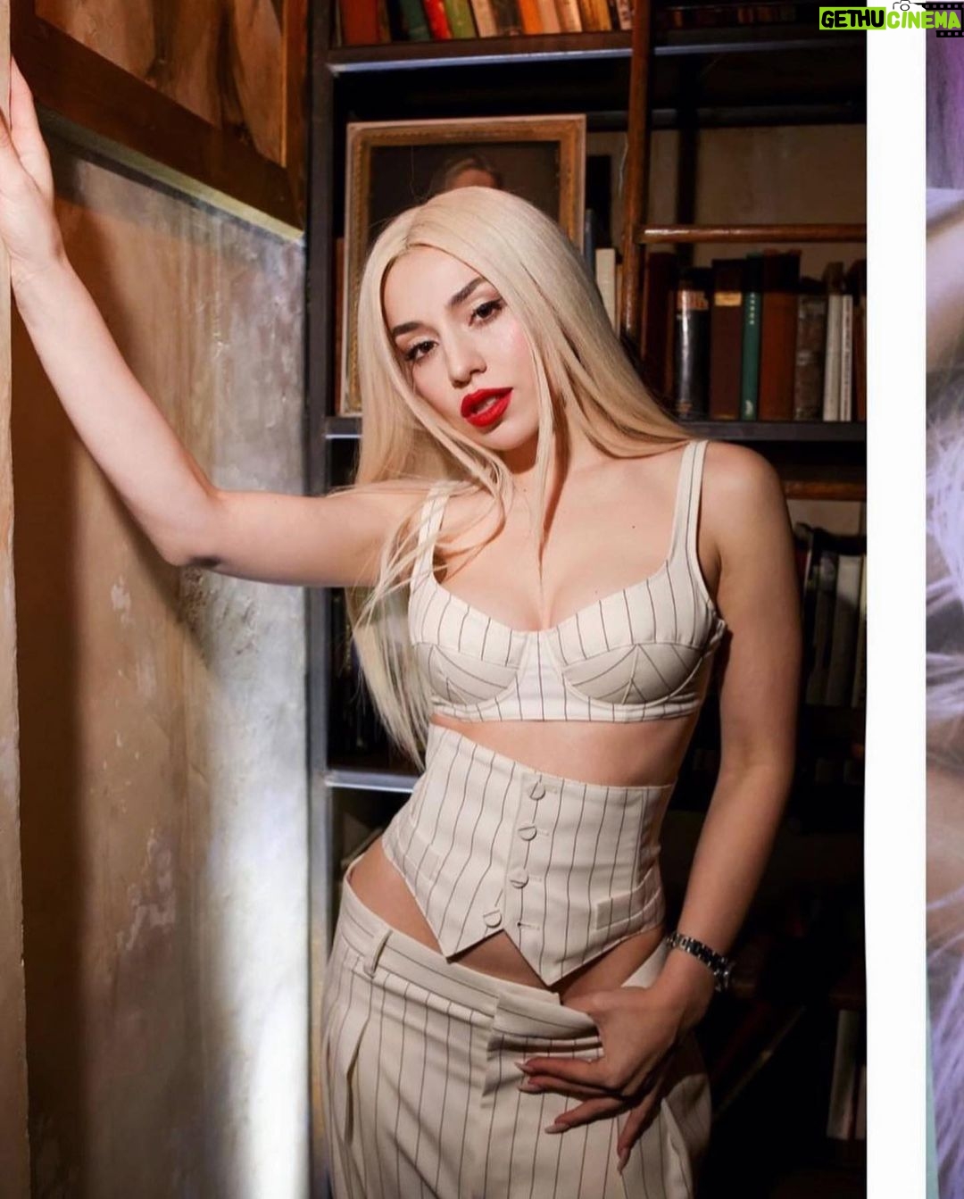 Ava Max Instagram - blurred lines Miami, Florida