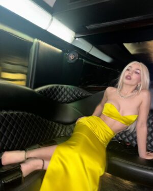 Ava Max Instagram - Follow the yellow brick road… 💛