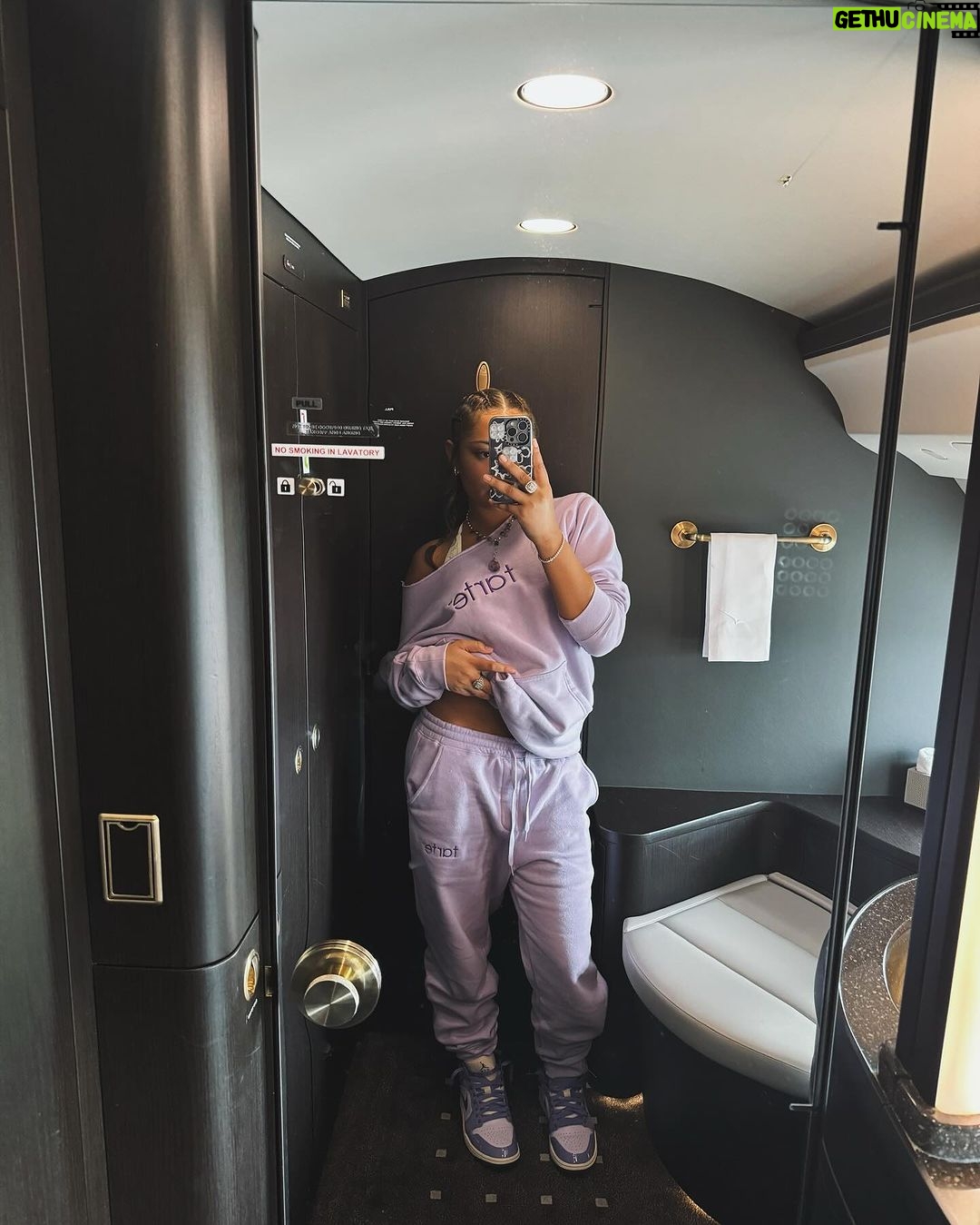 Avani Instagram - gonna be blessing ur feeds for the next 4 days đĨđī¸đŠī¸đ