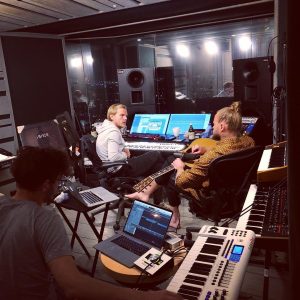 Avicii Instagram - Studiomode 🎵