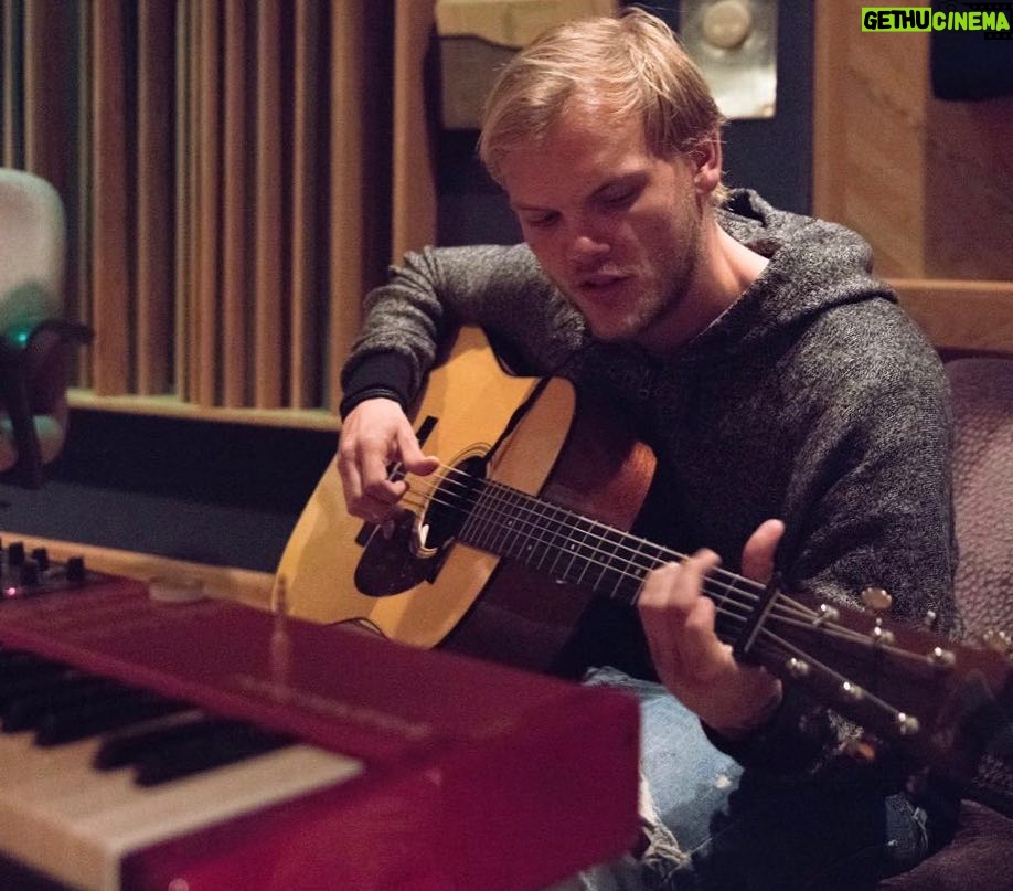 Avicii Instagram - Studiomode