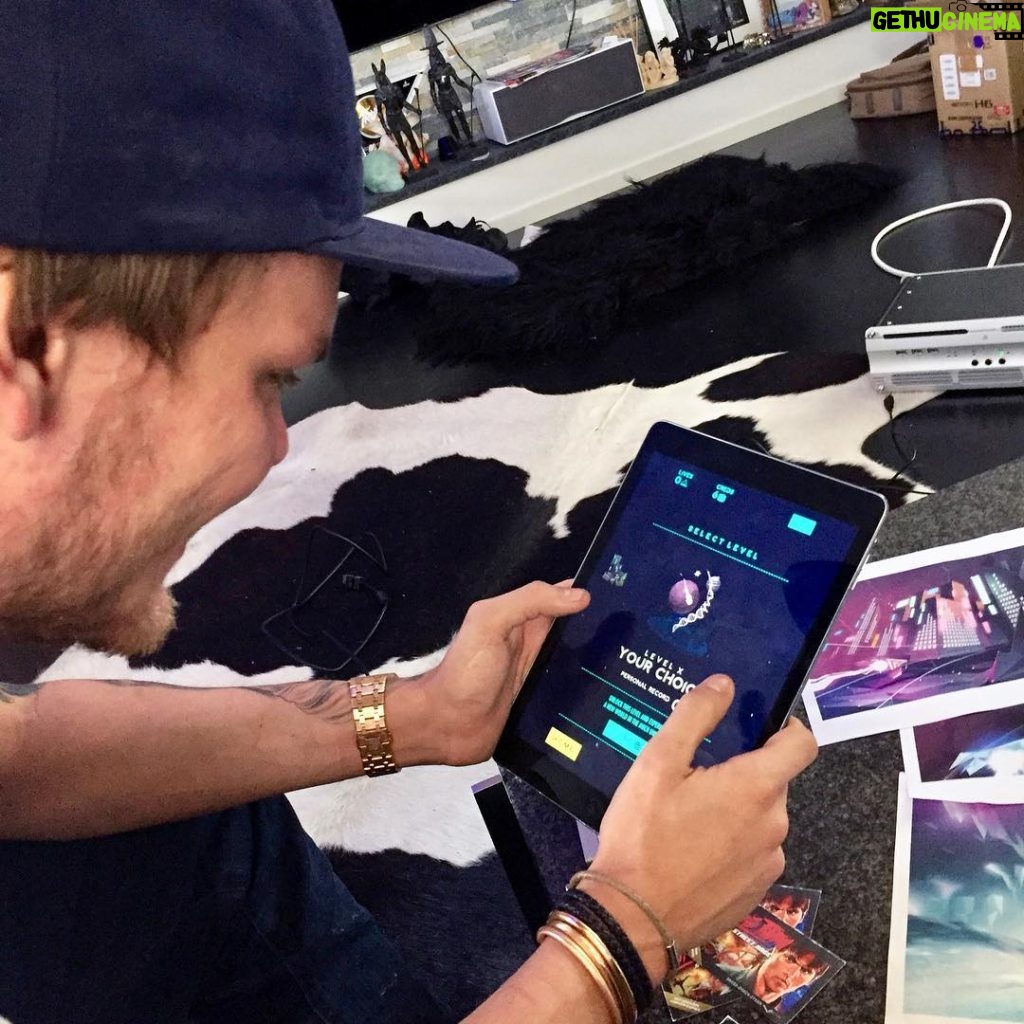 Avicii Instagram - Hey guys, my GRAVITY app just relaunched on iPhone/Android and it stems from my love of gaming and my wanting to continue to create better and better music driven gaming experiences for my fans. GRAVITY HD lets you enter a sort of flow-like state while riding through perpetual, visually stunning environments inspired by my music, and allows you to have a supercool experience no matter your skill level 🤙🎮🏆 🎮Link in BIO🎮 #hellotheregames
