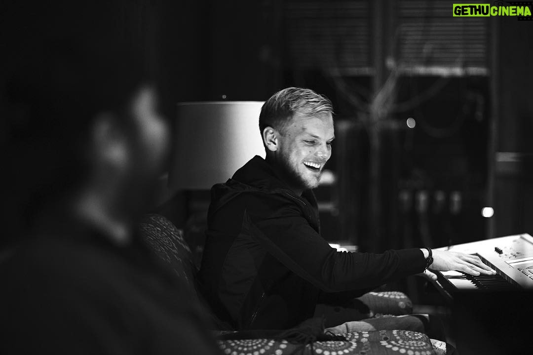 Avicii Instagram - Hope you guys are enjoying the inside look of the album making with the stories/live sessions! ðŸ¤