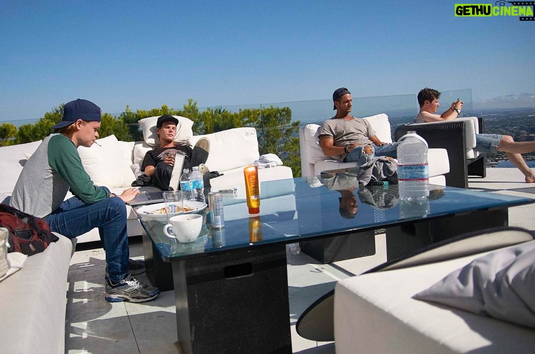Avicii Instagram - Old pic of me taking in some ☀️ @semitheswede is doing the same 😄