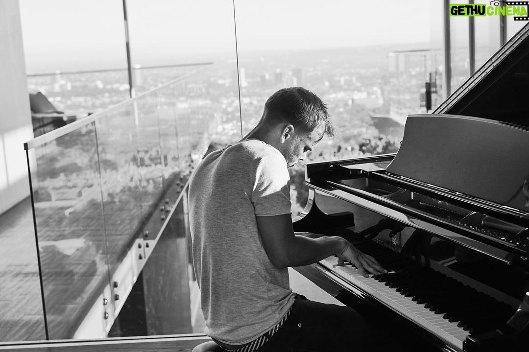 Avicii - 167K Likes -