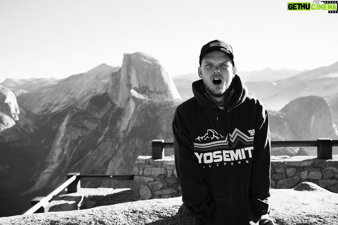Avicii - 188.8K Likes - Woke up before the sun to see the sun wake up 👍🌞😴🏞
