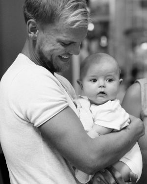 Avicii Instagram - 👶 #friendofmine