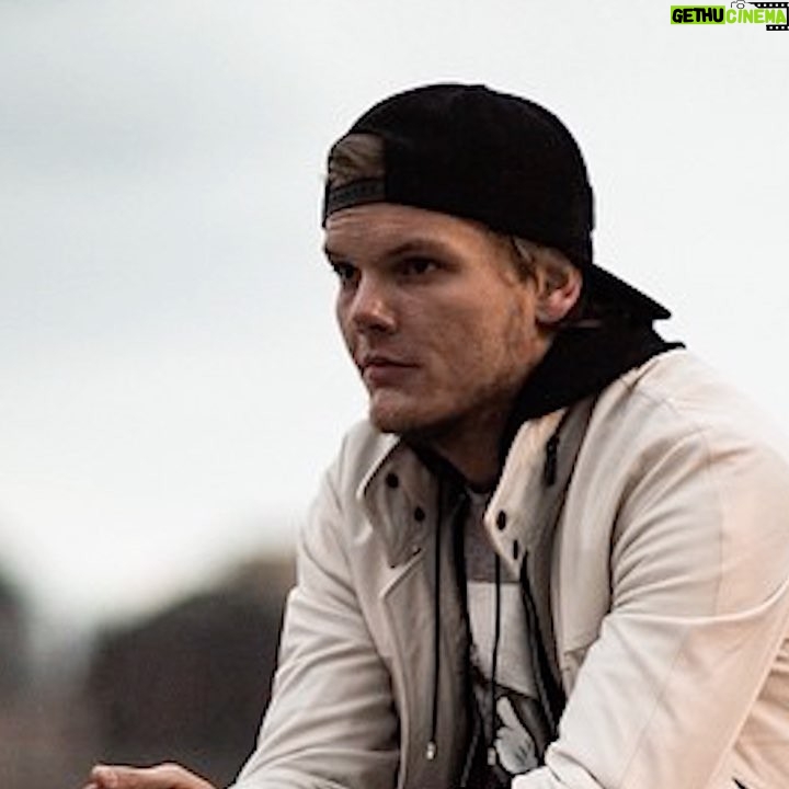 Avicii - 211.5K Likes - 6 m ✊️❤🙏