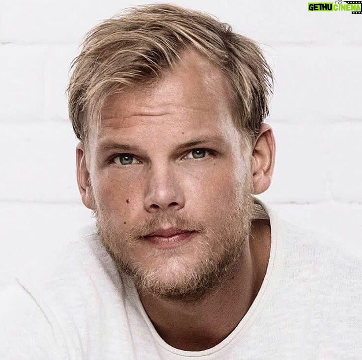 Avicii Instagram - 👋