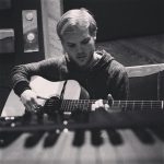 Avicii Instagram - String picking on Lonely Together 🔥🎸 #LonelyTogether
