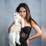 Avika Gor Instagram - 🤍🖤Purrfect? Pc @tdf.thedreamfilmer Stylist @reshma_stylist At @tdf.studioz Outfit @anjaliandjhansi