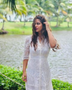 Avika Gor Instagram - @milindchandwani showing off his photography skills 💚 Which one did you like? I’m obsessed with the last one🥰 #Vietnam #avikagor