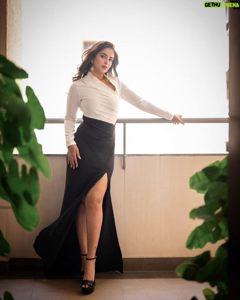 Avika Gor Instagram - Black, White & everything right 🖤🤍 Photography @sudhakar.bichali Stylist @soigne_official_ Outfit @papzclothing Earrings @aadiraabyaarushi