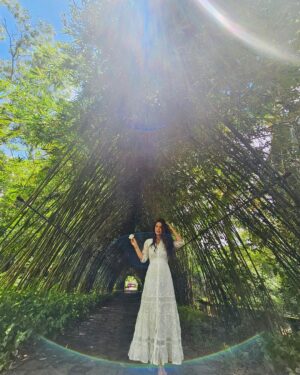 Avika Gor Instagram - @milindchandwani showing off his photography skills 💚

Which one did you like? 
I’m obsessed with the last one🥰

#Vietnam #avikagor