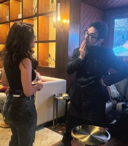 Avneet Kaur Instagram - #AboutLastNight at the premiere of Laapata ladies, I met the perfectionist and one of my favourite actor Aamir Khan Sir and what you see in the photograph above is the time I met him first. I auditioned and did workshops for two of his films, Dangal and secret superstar. Unfortunately I could not make it through, but he did tell me that he loved my auditions and that meant so much to me❤️😍 #reminiscing #memories