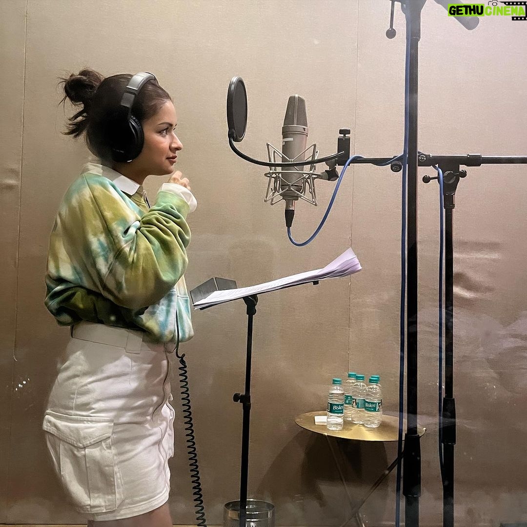 Avneet Kaur Instagram - Dubbing for my next ❤️🎬📽️🎞️ #workmode #dubbing #lifeofanactor #luvkiarrangemarriage Mumbai, Maharashtra