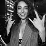 Ayça Ayşin Turan Instagram – Sonunda siyah beyazdan vazgeçmişimdir 🤭👉🏻🤫