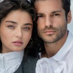 Ayça Ayşin Turan Instagram - Biz çok heyecanlıyız bu akşam sizlerle @foxturkiye de buluşuyoruz🩵 @serkancayoglu @dizikaderbaglari #KaderBağları 😎🖤 Photographer: @muhsinakgunofficial Styling: @pinaraytas Hair: @mutluahmet.sinan @rojinbotaann Make up: @rufiyekalmazzz Editing: @cagdassercan 🥰