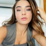 Ayça Ayşin Turan Instagram – Günaydın bi gün yine fotoğraf seçememişimdir 🤫🙇🏻‍♀️🌸