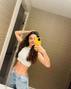 Ayça Ayşin Turan Instagram - 💛